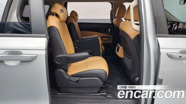 Kia Carnival 2022 — Фото 12/20