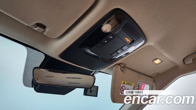 Kia Carnival 2022 — Фото 17/20