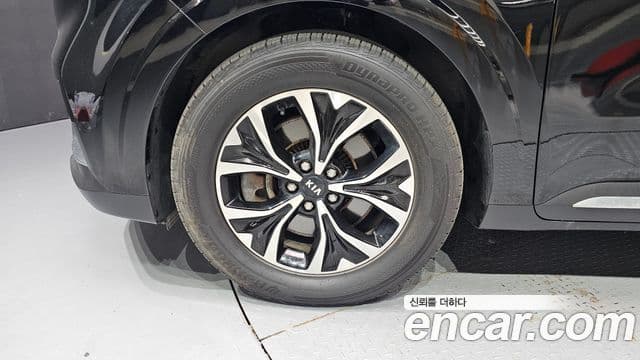 Kia Carnival 2020 — ფოტო 5/20