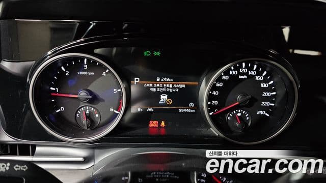 Kia Carnival 2020 — ფოტო 8/20