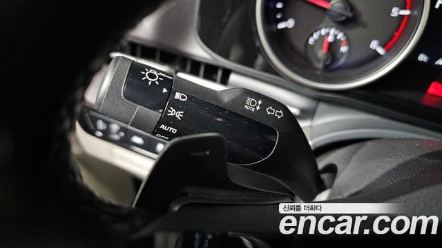 Kia Carnival 2020 — ფოტო 16/20