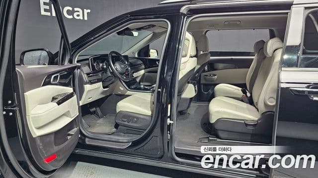 Kia Carnival 2020 — ფოტო 18/20