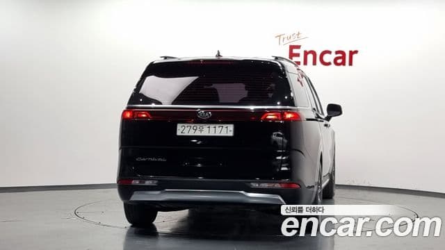 Kia Carnival 2021 — Фото 4/20