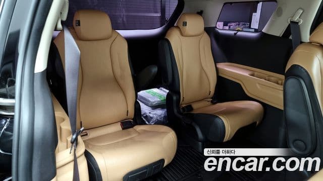 Kia Carnival 2021 — Фото 13/20