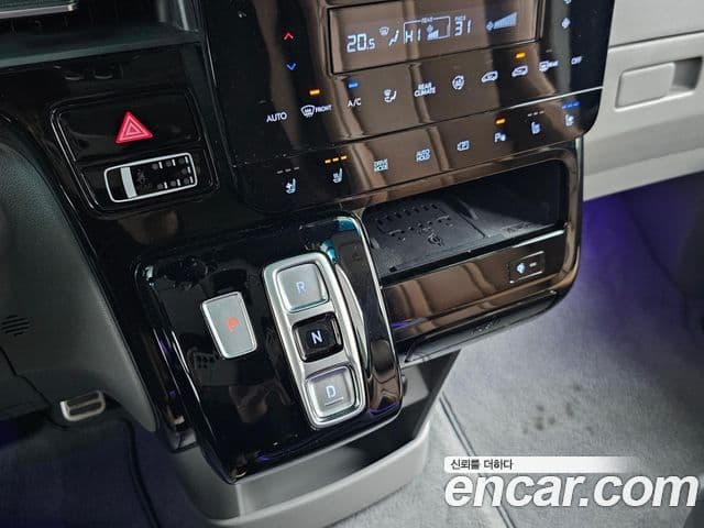 Hyundai Staria 2023 — Şəkil 2/20