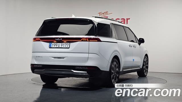 Kia Carnival 2023 — Фото 2/20