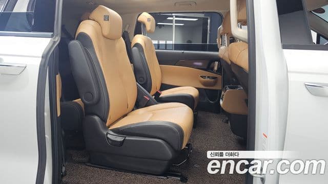 Kia Carnival 2023 — Фото 12/20