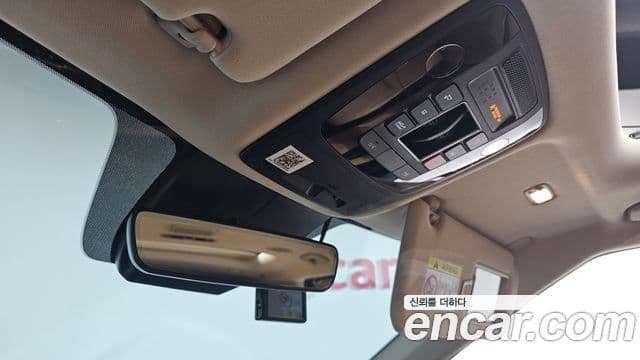 Kia Carnival 2023 — Фото 17/20