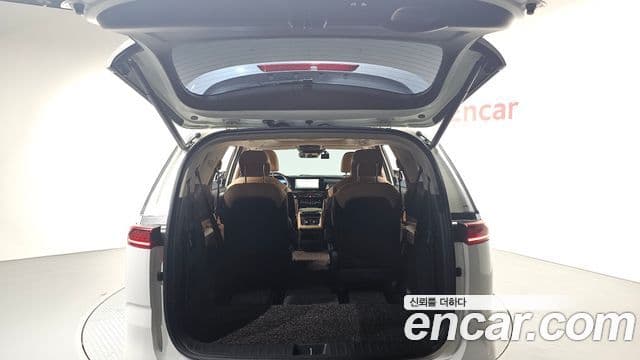 Kia Carnival 2023 — Фото 20/20