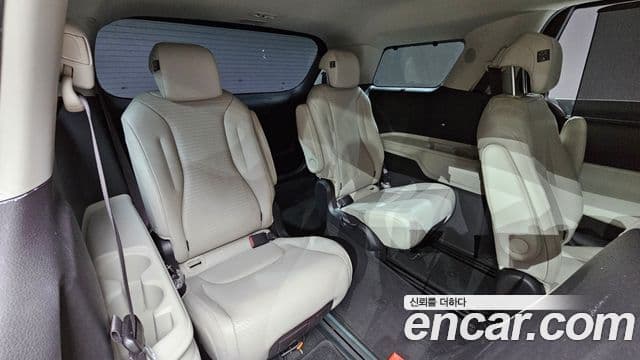 Kia Carnival 2020 — Şəkil 19/20
