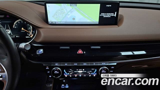 Genesis Electrified G80 2023 — ფოტო 14/20