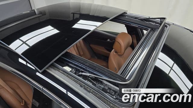 Genesis Electrified G80 2023 — ფოტო 17/20