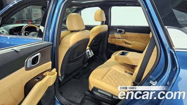 Kia Sorento 2022 — ფოტო 11/20