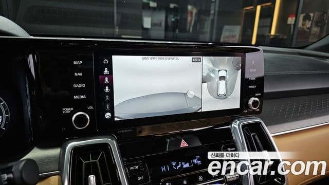 Kia Sorento 2022 — ფოტო 17/20