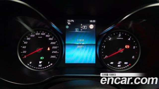 Mercedes-Benz C-Class 2020 — ფოტო 8/20