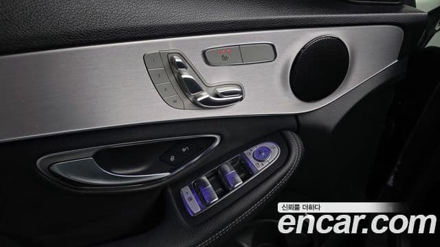 Mercedes-Benz C-Class 2020 — ფოტო 17/20