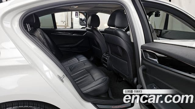 BMW 5 Series 2019 — Şəkil 12/20