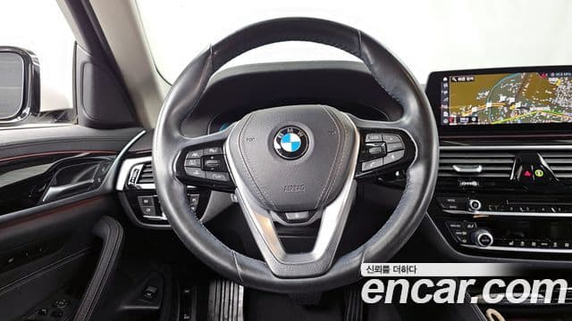 BMW 5 Series 2019 — Şəkil 13/20