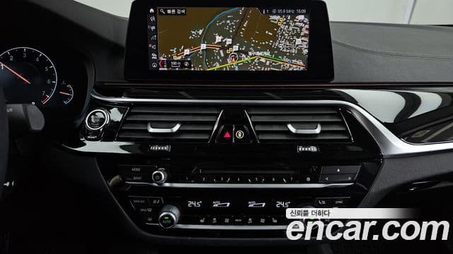 BMW 5 Series 2019 — Şəkil 14/20