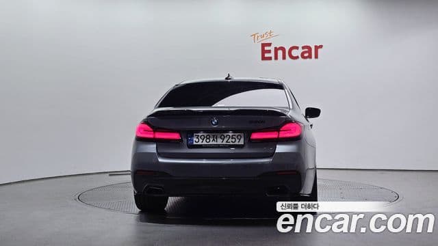 BMW 5 Series 2023 — ფოტო 4/20
