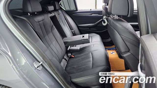 BMW 5 Series 2023 — ფოტო 12/20