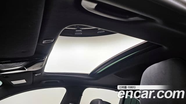 BMW 5 Series 2023 — ფოტო 19/20