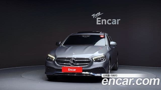 Mercedes-Benz E-Class 2022 — ფოტო 3/20