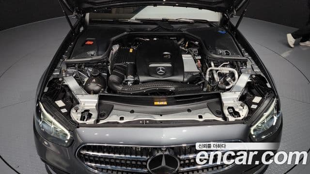 Mercedes-Benz E-Class 2022 — ფოტო 6/20