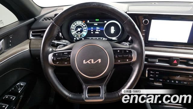 Kia K5 2021 — ფოტო 13/20