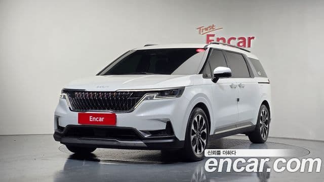 Kia Carnival 2023 — ფოტო 4/12