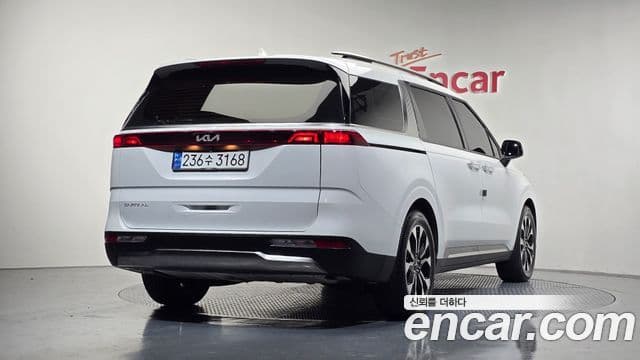 Kia Carnival 2023 — ფოტო 10/12