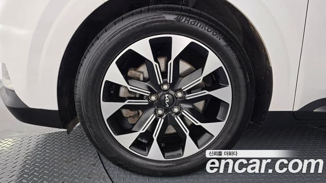 Kia Carnival 2023 — ფოტო 5/12