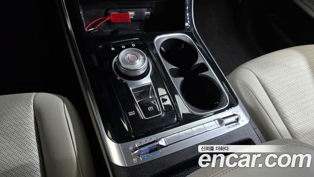 Kia Carnival 2023 — ფოტო 8/12