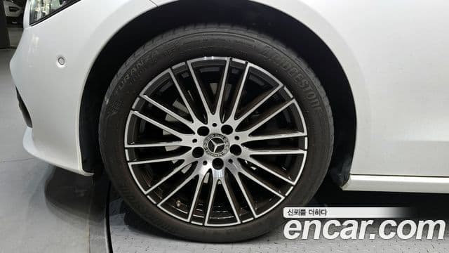 Mercedes-Benz C-Class 2022 — ფოტო 5/20