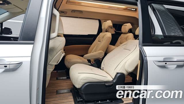 Kia Carnival 2023 — Şəkil 11/20