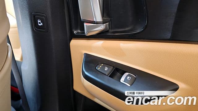 Kia Carnival 2023 — Şəkil 18/20