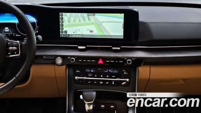 Kia Carnival 2023 — Şəkil 19/20