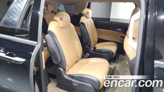 Kia Carnival 2021 — Şəkil 12/13