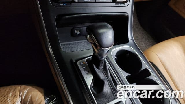 Kia Carnival 2022 — Şəkil 7/14