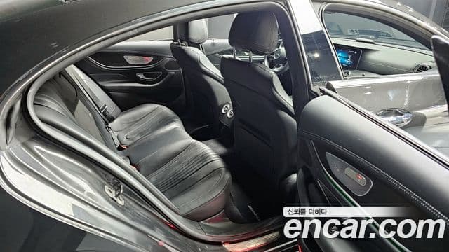 Mercedes-Benz CLS-Class 2023 — Photo 1/20
