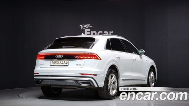 Audi Q7 2020 — Фото 2/20