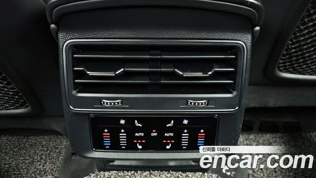 Audi Q7 2020 — Фото 18/20