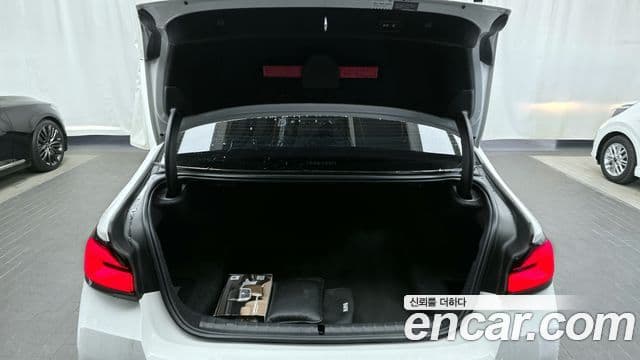 BMW 5 Series 2020 — Şəkil 20/20