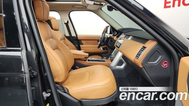 Land Rover Range Rover 2021 — Photo 8/20
