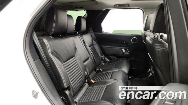 Land Rover Discovery 5 2024 — ფოტო 12/20