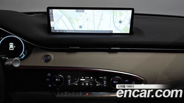Genesis GV70 2022 — ფოტო 14/20
