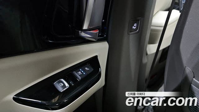 Kia Carnival 2021 — Фото 18/20