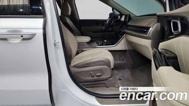 Kia Carnival 2021 — Şəkil 11/20