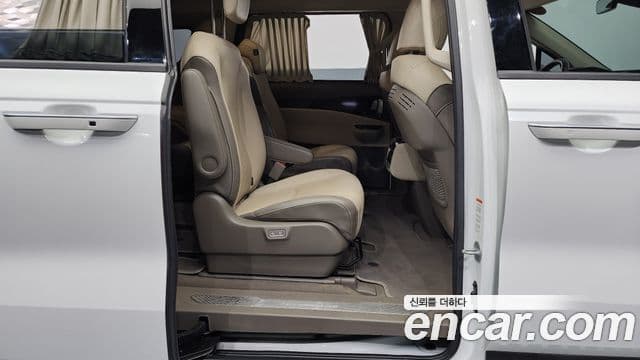 Kia Carnival 2021 — Şəkil 12/20