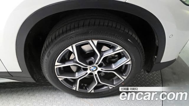 BMW X1 2022 — Фото 5/20